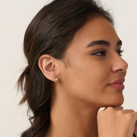 Minimalist 14K Gold Huggie Hoop Earrings For Women's - Picture 4 of 6